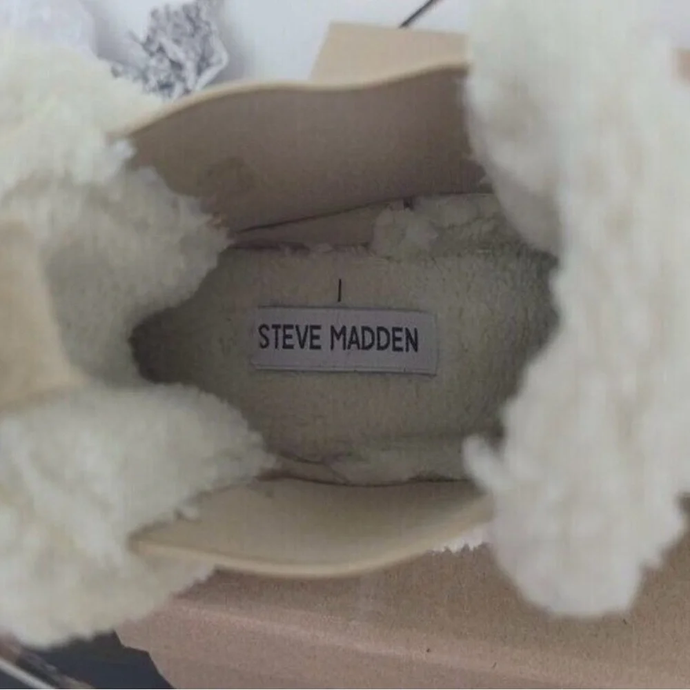 NWT Steve Madden Women's Suede Beige Winter Boots